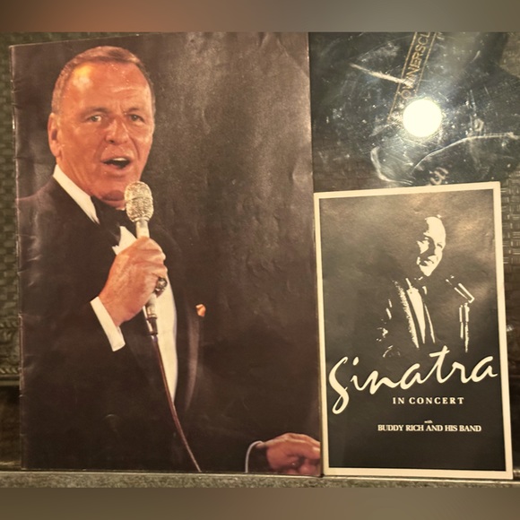 Frank Sinatra 1978 & 1983 Concert Programs - Picture 2 of 5